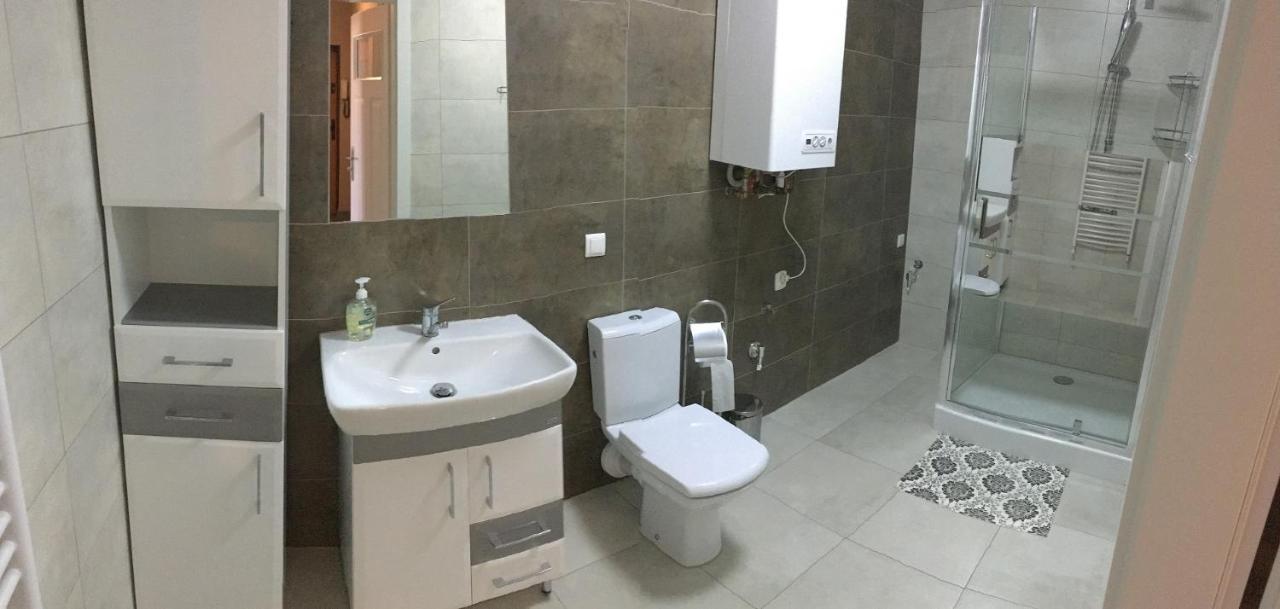 Apartament Kleopatra เนียซนอ ภายนอก รูปภาพ